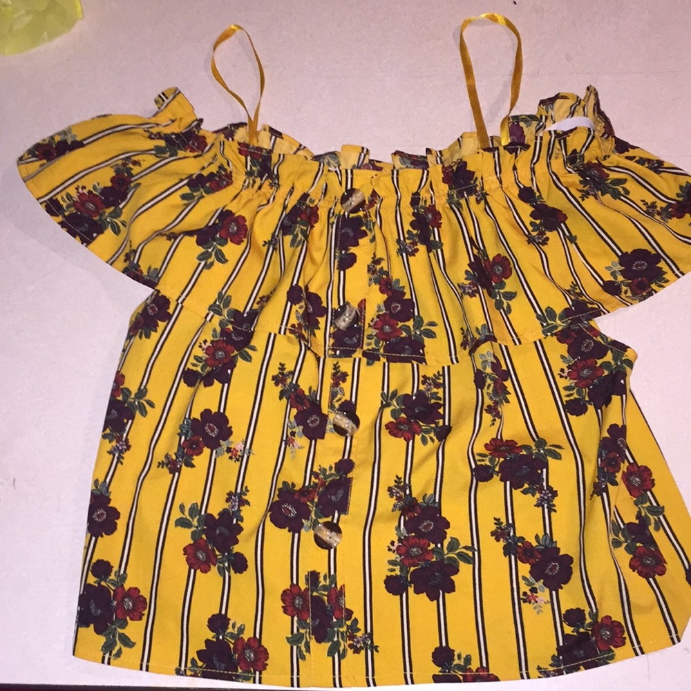 Crop top, dress shirt